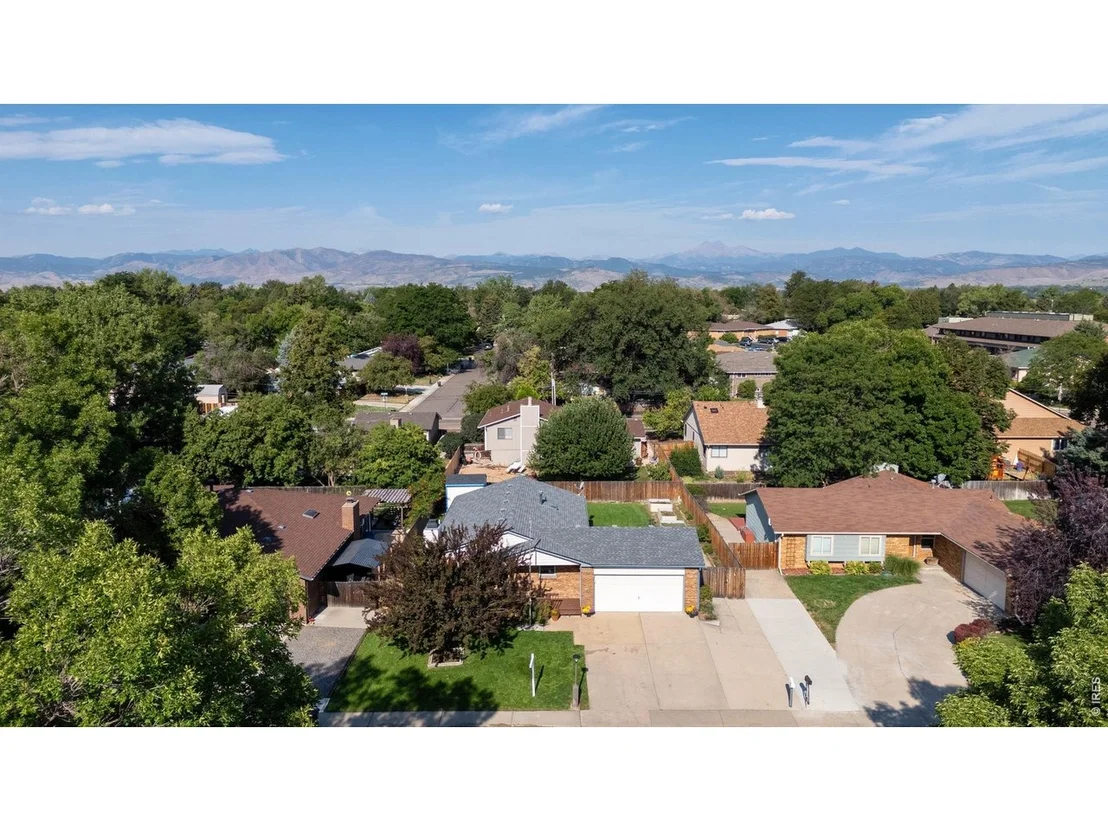 Photo of 1685 Geneva Cir