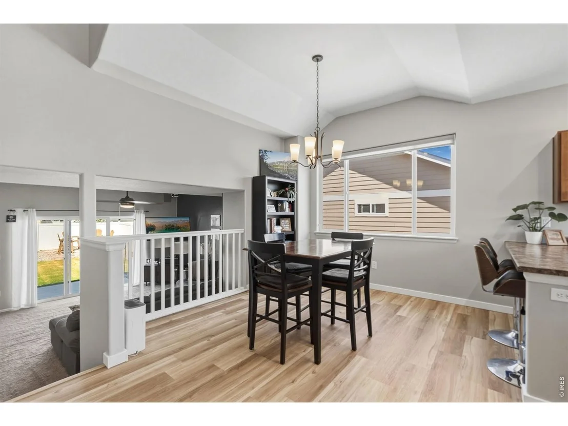Photo of 956 Maplebrook Dr