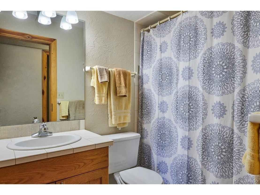 Photo of 2847 Ridge
