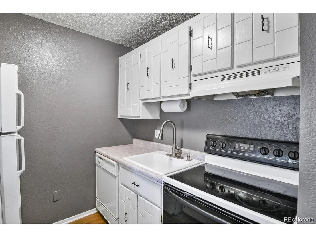 Photo of Unit 19S at 3035 Oneal Pkwy