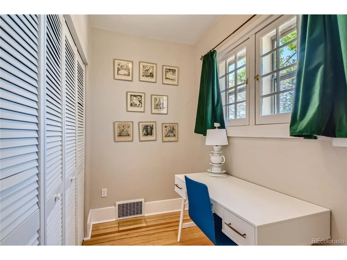 Photo of 5326 Lowell Blvd