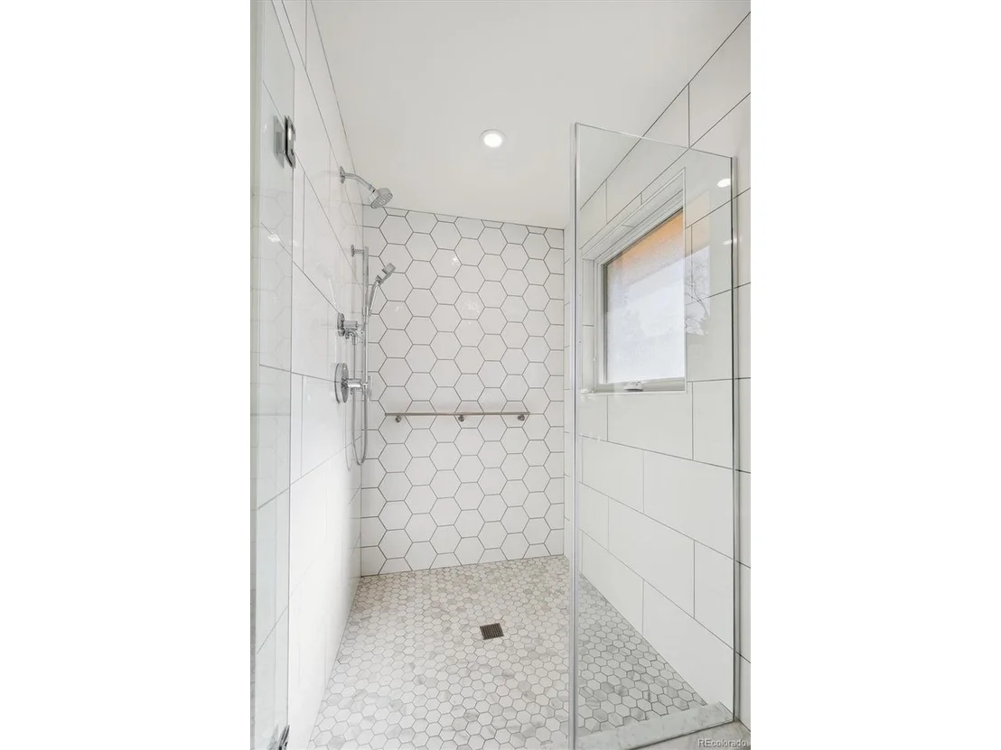 Photo of 14800 Foothill Rd
