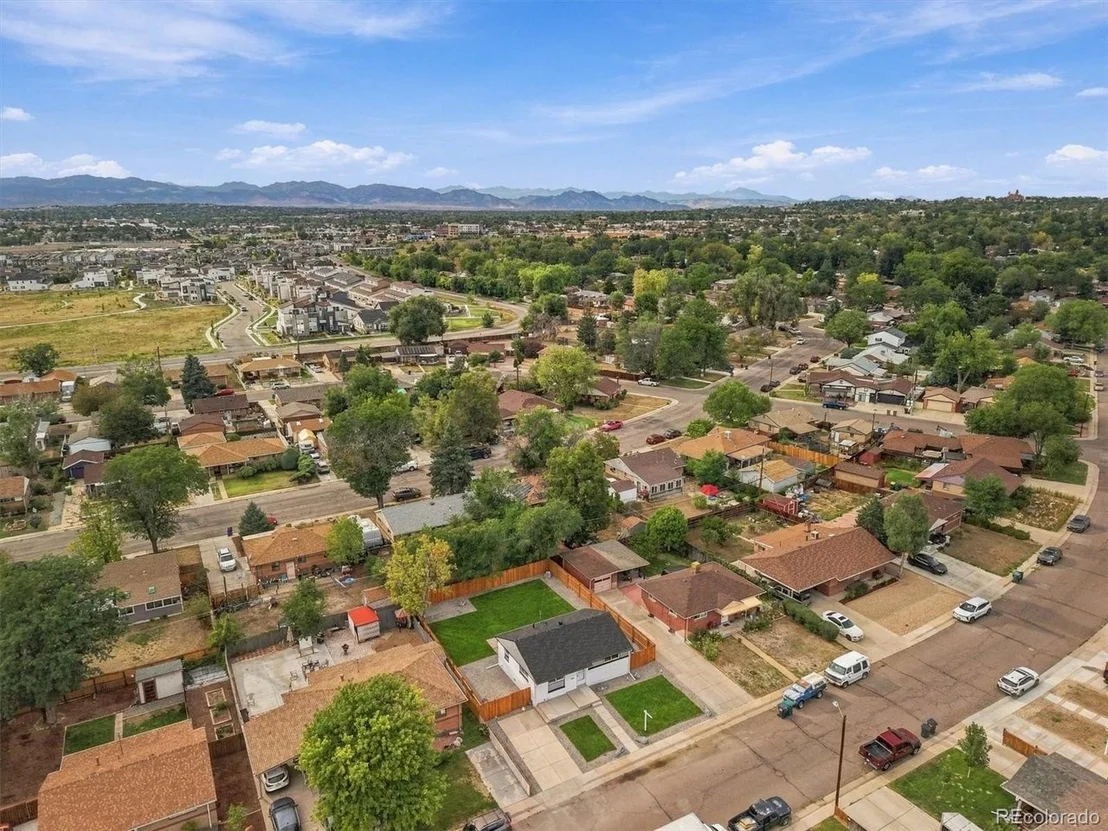 Photo of 6851 Morrison Dr