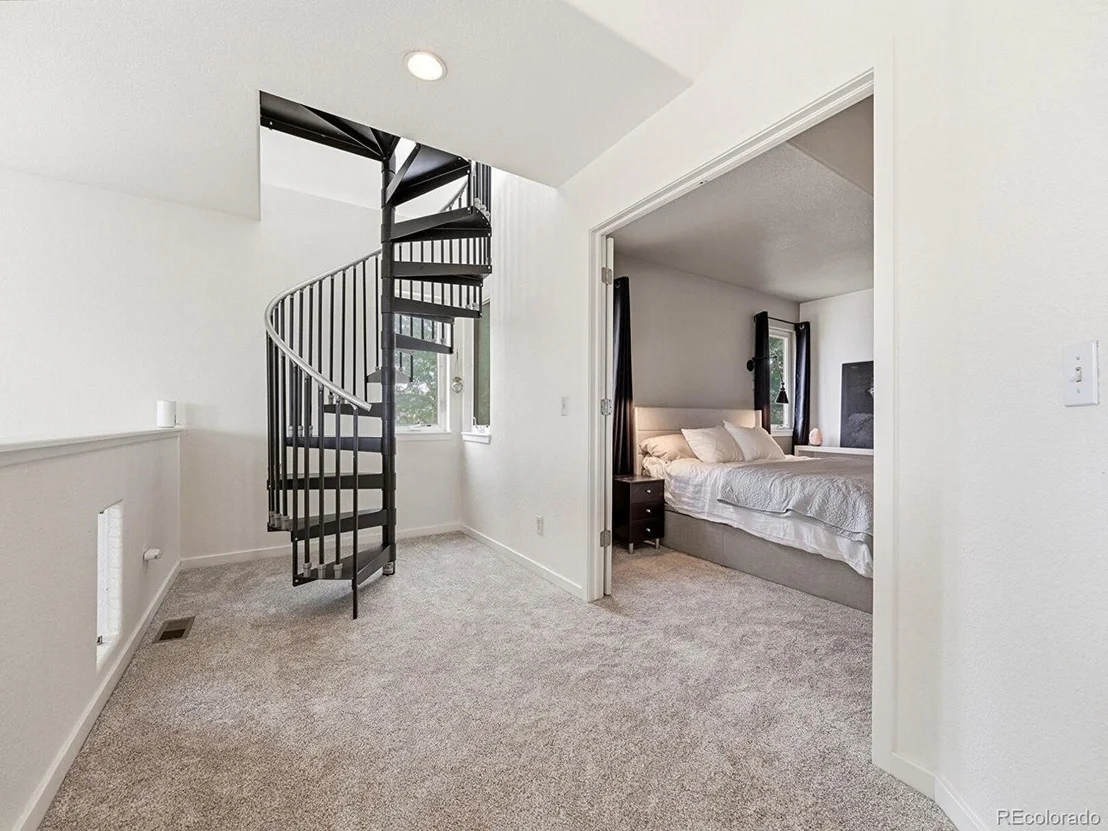 Photo of 827 Spruce Ct