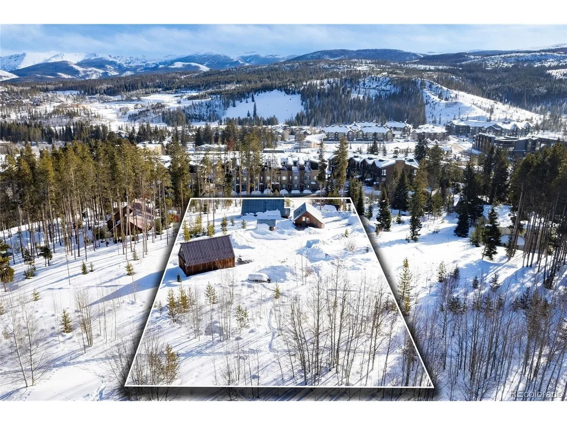Photo of 247 Lions Gate Dr