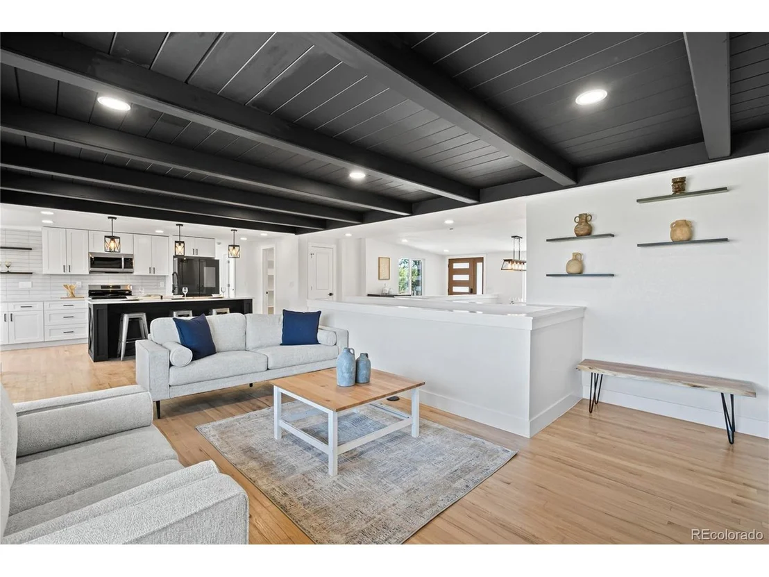 Photo of 6766 Zenobia Loop