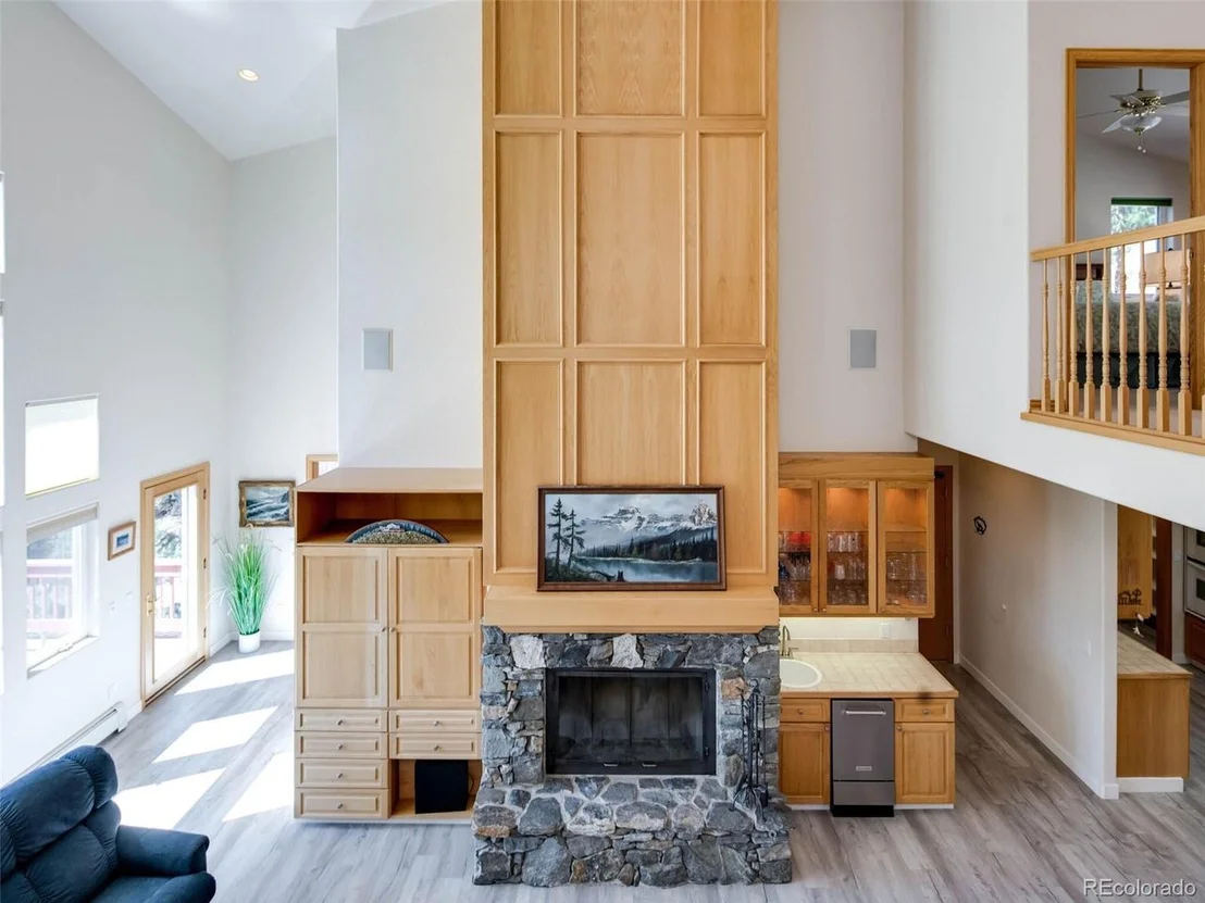 Photo of 180 Nuthatch Rd