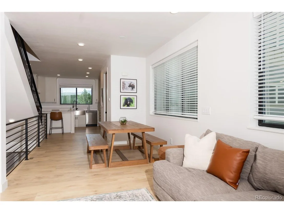 Photo of 853 Ferret Ln