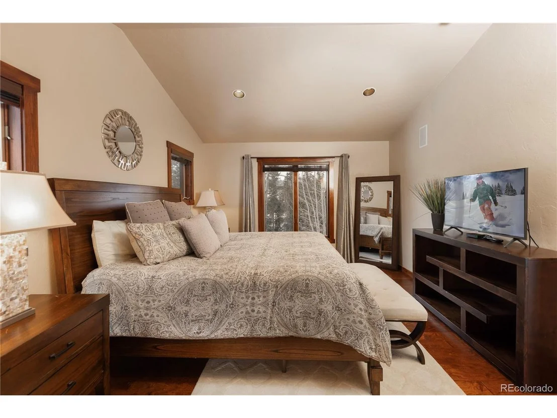Photo of 120 Marks Ln