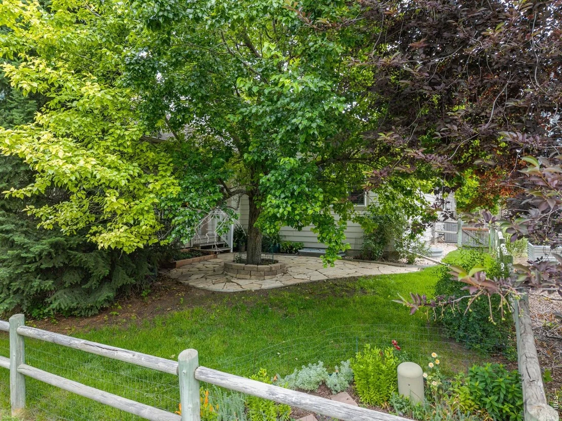 Photo of 8131 Lighthouse Ln