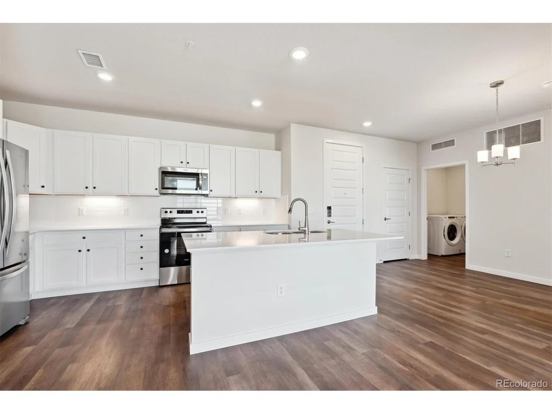 Photo of Unit 1302 at 487 Interlocken Blvd