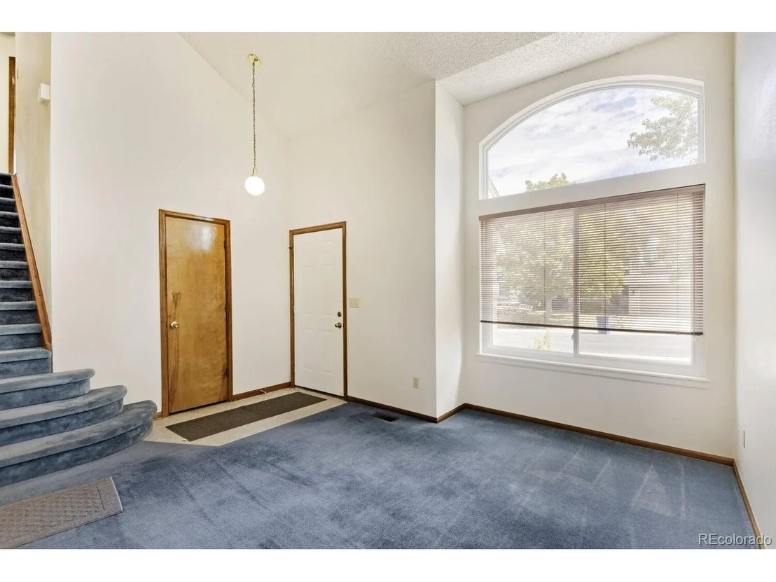 Photo of 6254 Laguna Cir