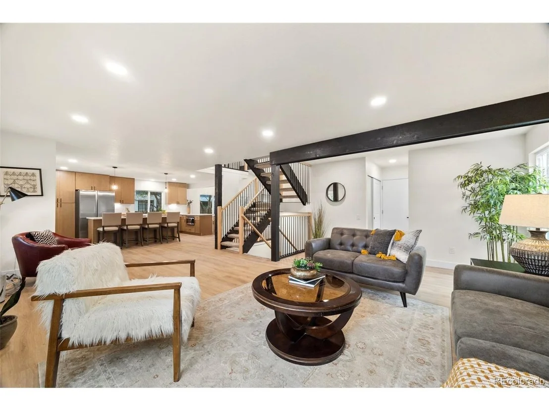 Photo of 8162 Field Cir