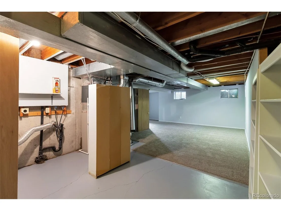 Photo of 8285 Iris Ct