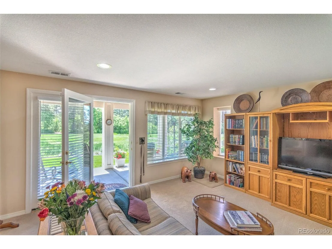 Photo of 1393 Castlepoint Cir