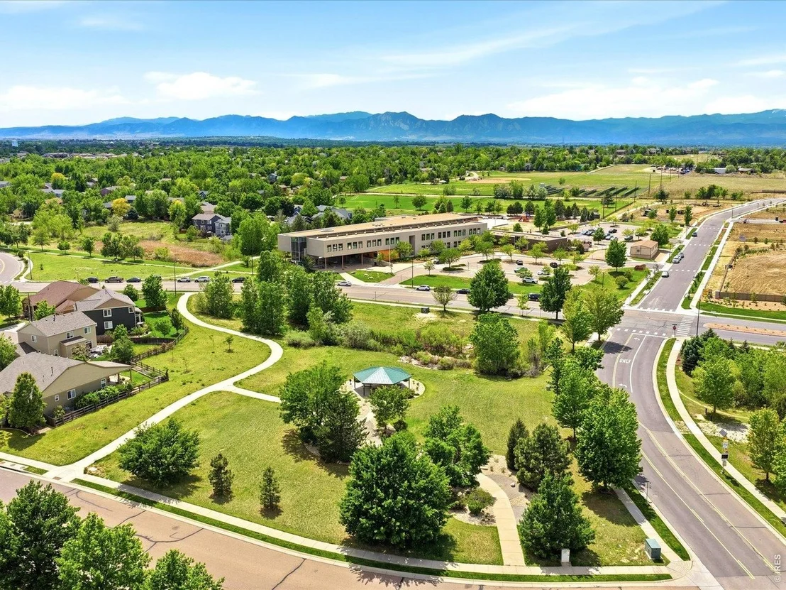 Photo of 950 Sumner Way
