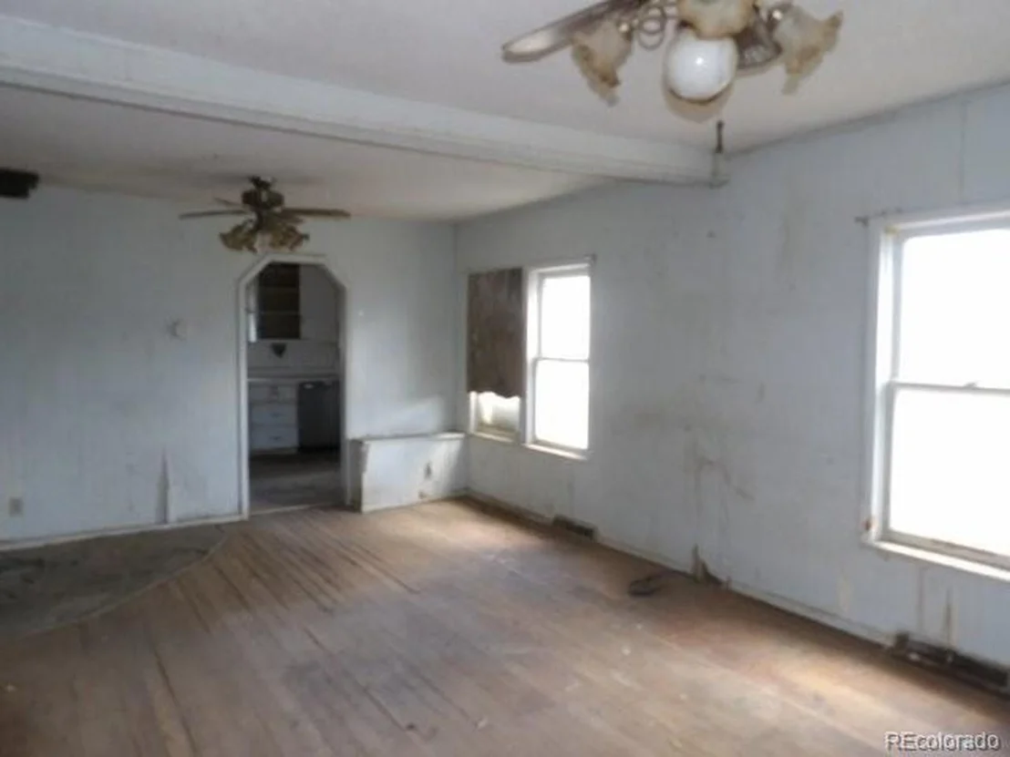 Photo of 492 3rd Ave