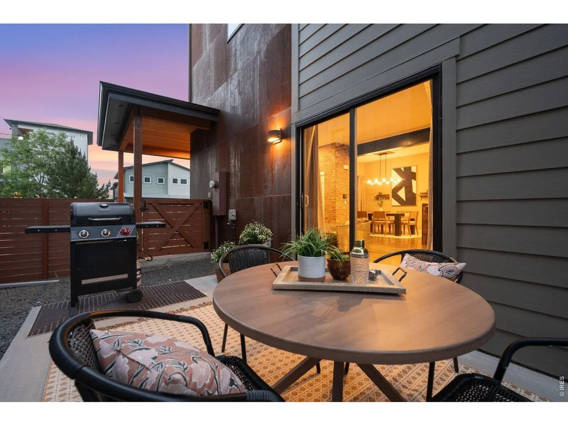 Photo of 345 Pascal St