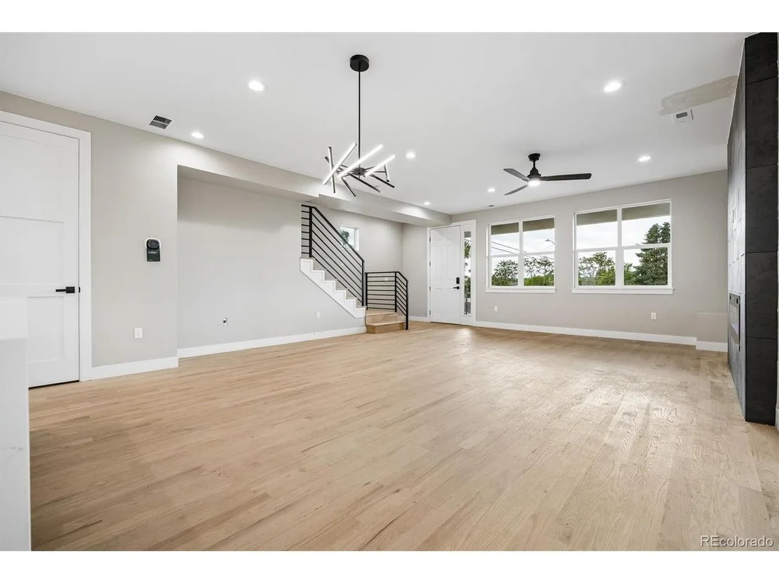 Photo of 3831 W 3rd Ave