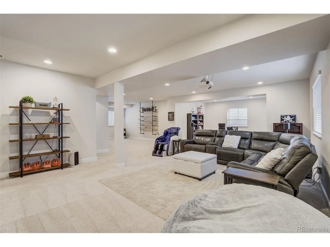 Photo of 5059 Ditmars Ln