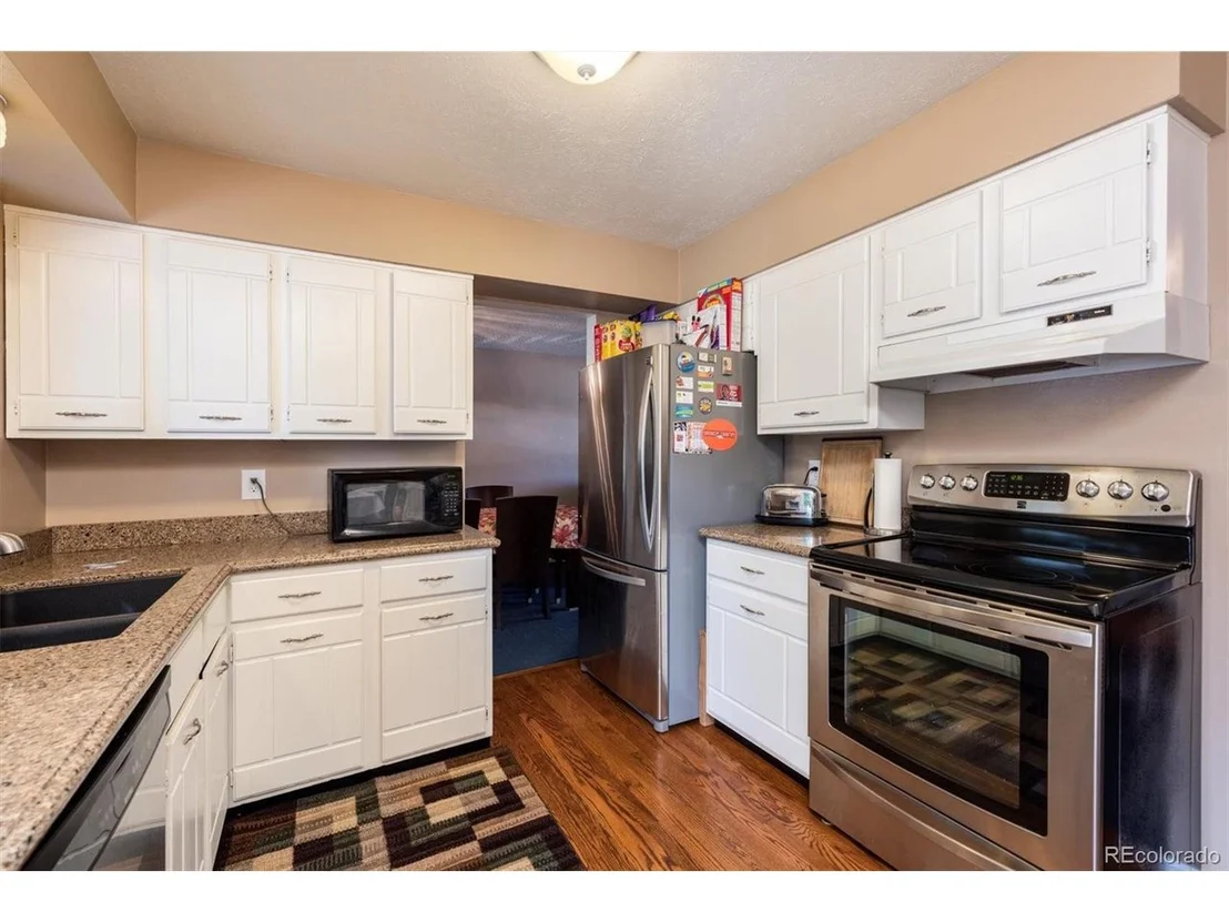 Photo of 10951 Kendall Dr