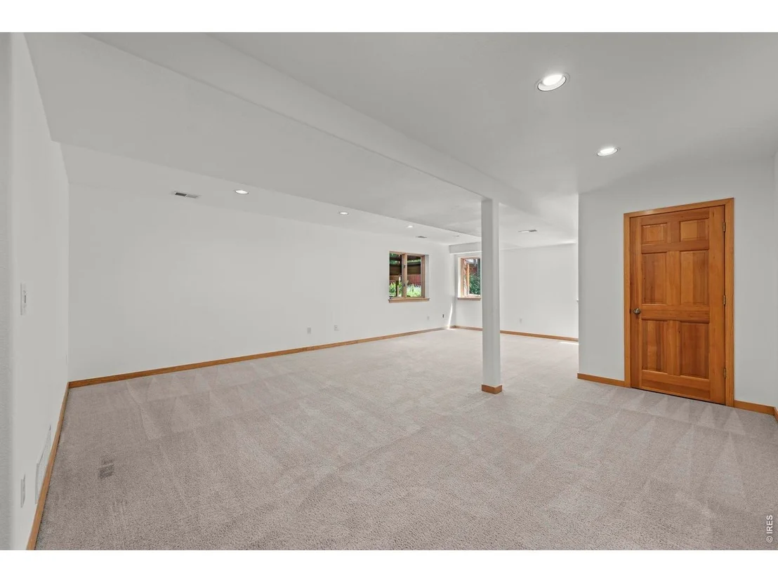 Photo of 1001 Utica Cir
