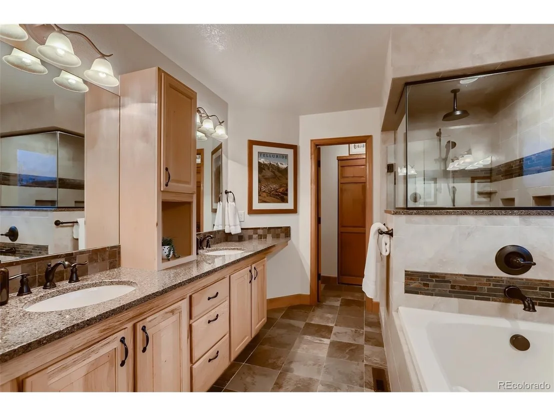 Photo of 5827 Blue Mountain Cir