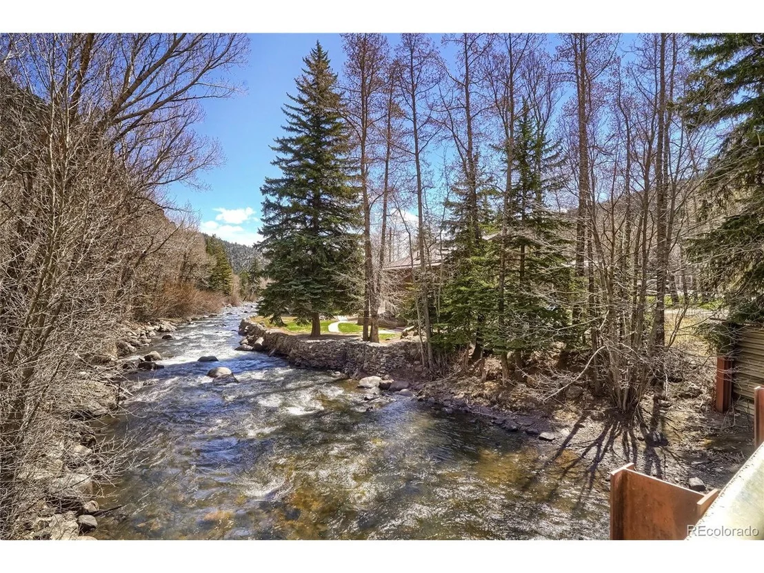 Photo of 123 Silver Lakes Dr