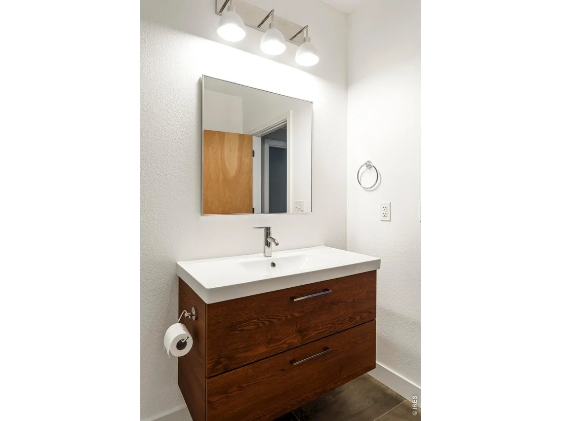Photo of 865 Stagecoach Dr