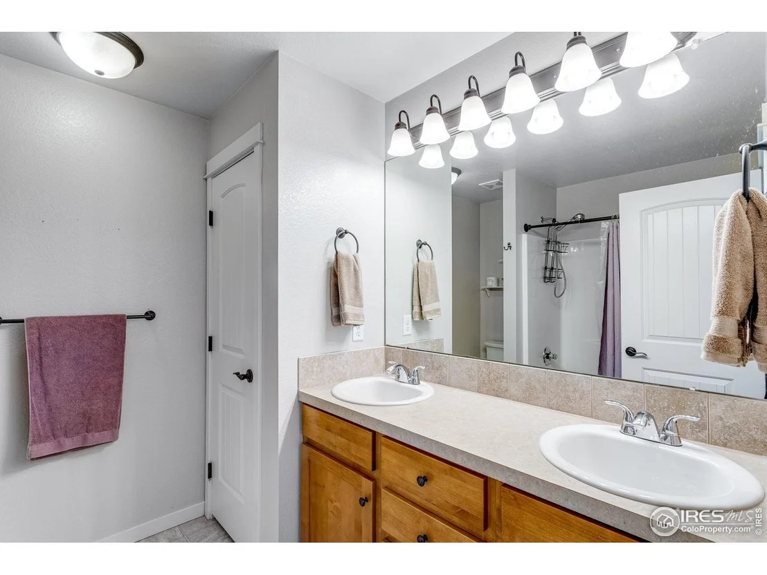 Photo of 680 Saratoga Way
