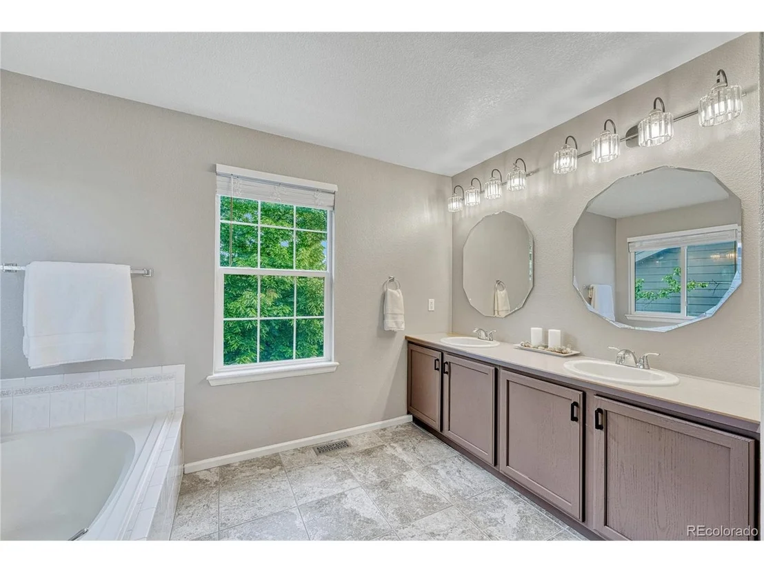 Photo of 10152 Foxridge Cir