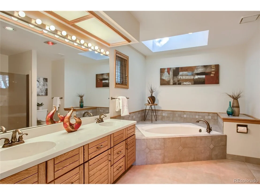 Photo of 5568 Willow Springs Dr