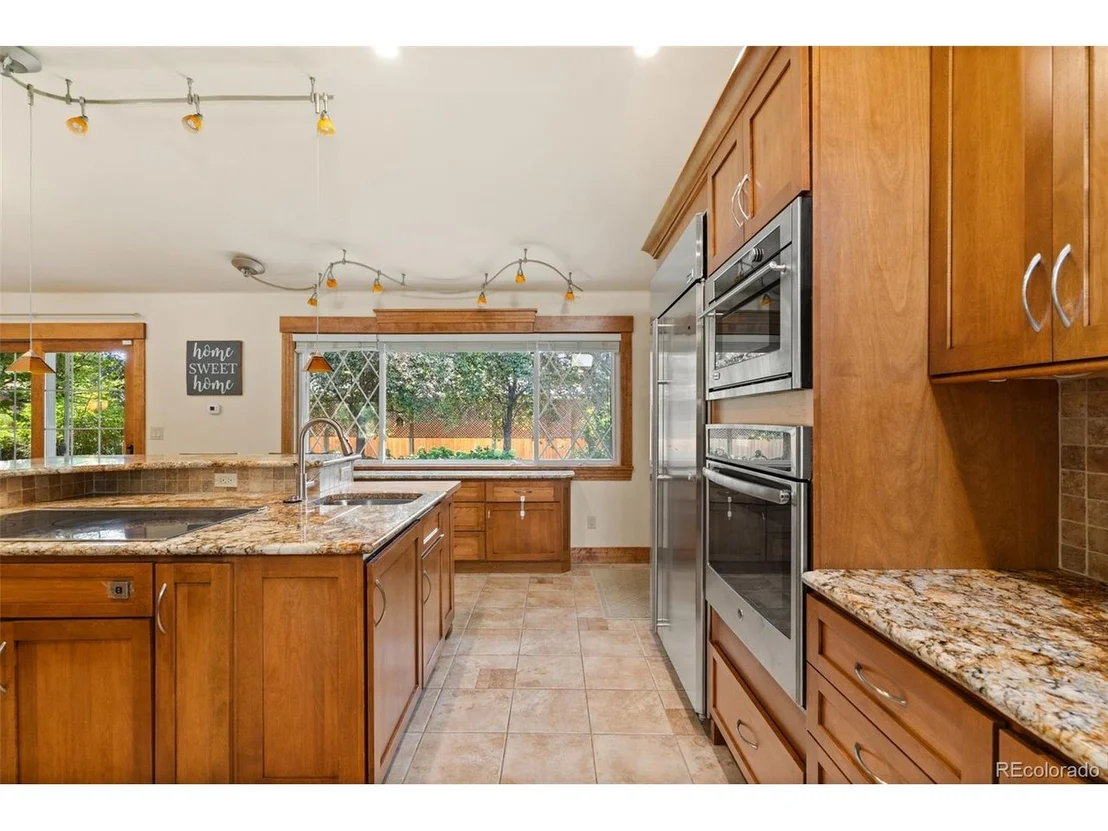 Photo of 3035 Deframe Rd