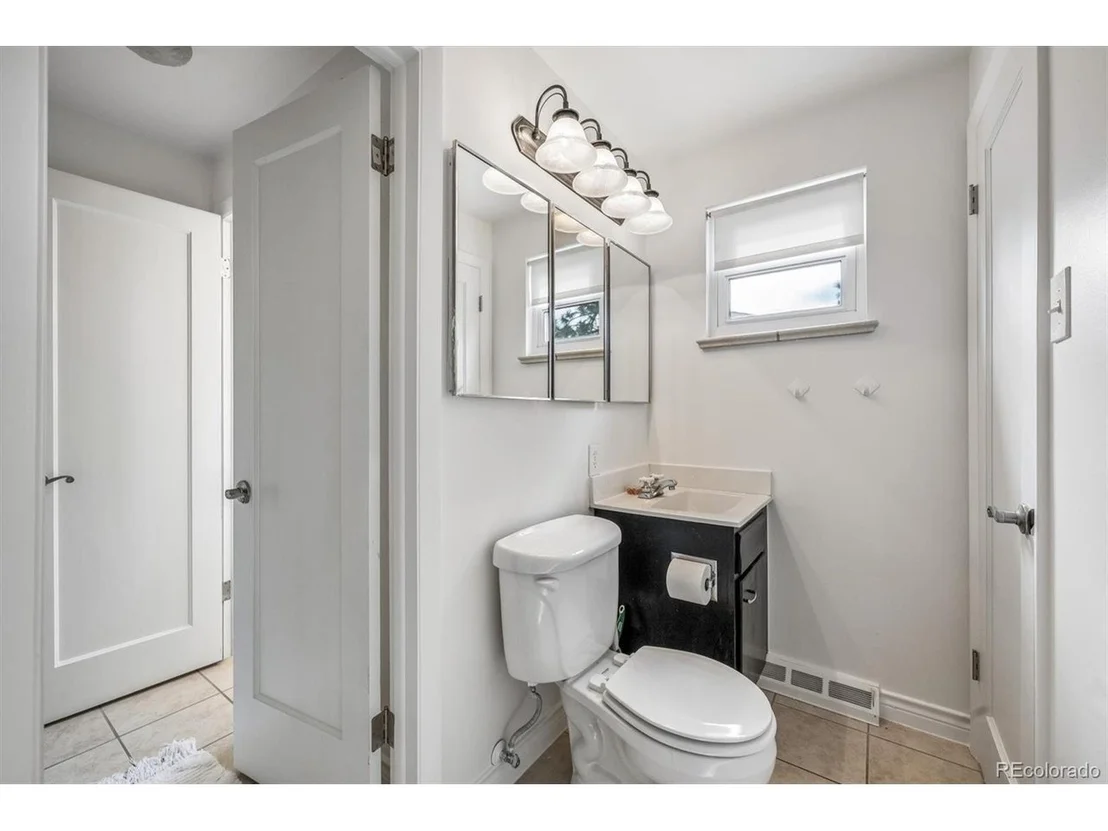 Photo of 3650 W Linvale Pl