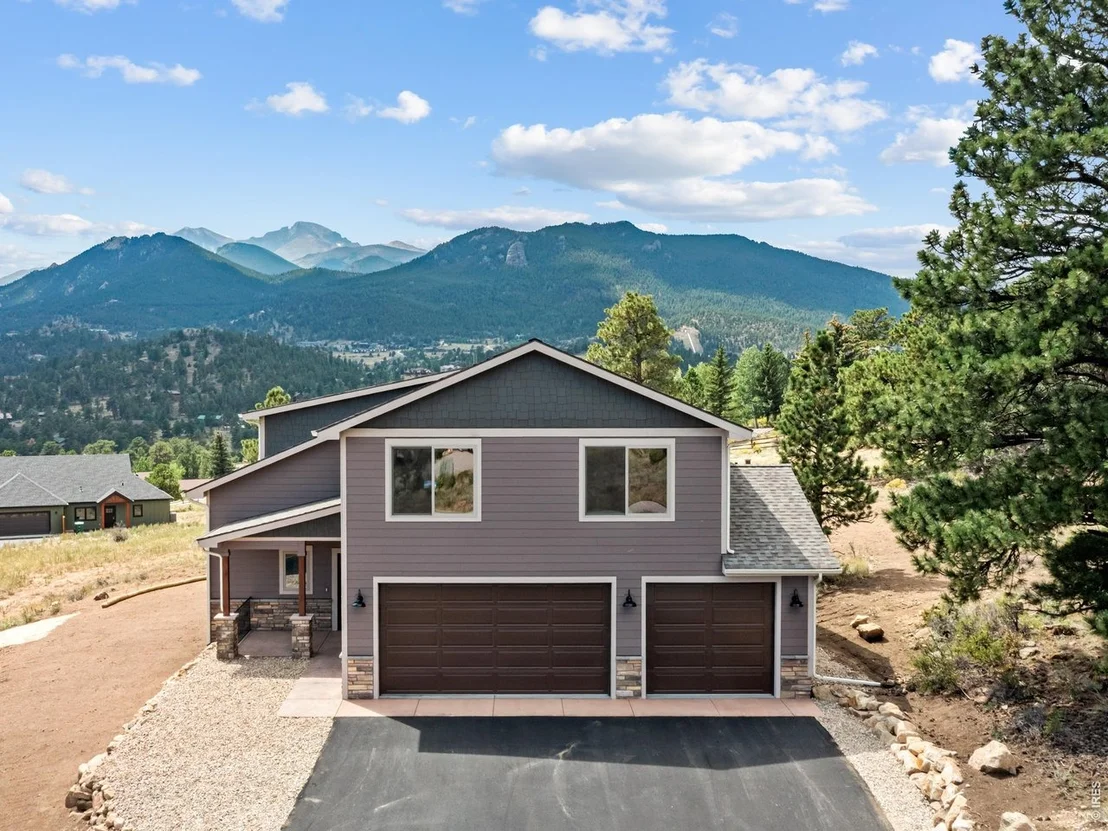 Photo of 659 Peak View Dr