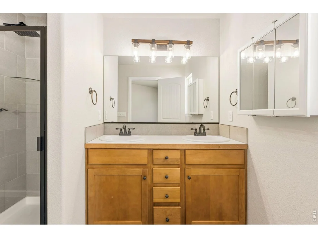 Photo of 2441 Shooting Star Way