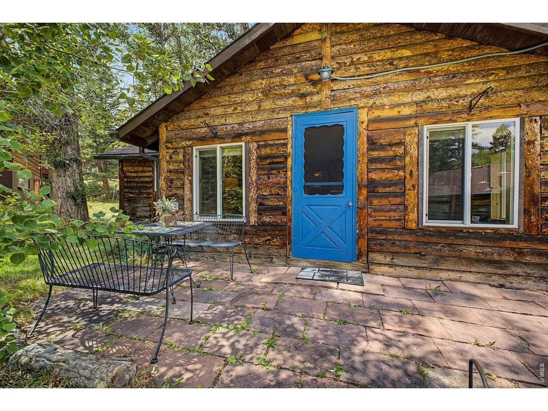 Photo of 259 Riverside Dr
