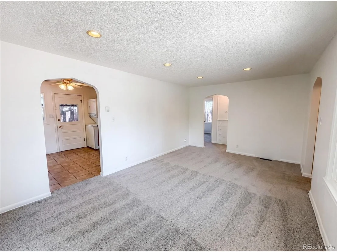 Photo of 4365 Iris St