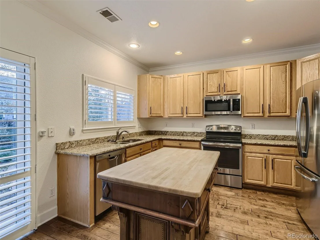 Photo of 10011 Mackay Dr
