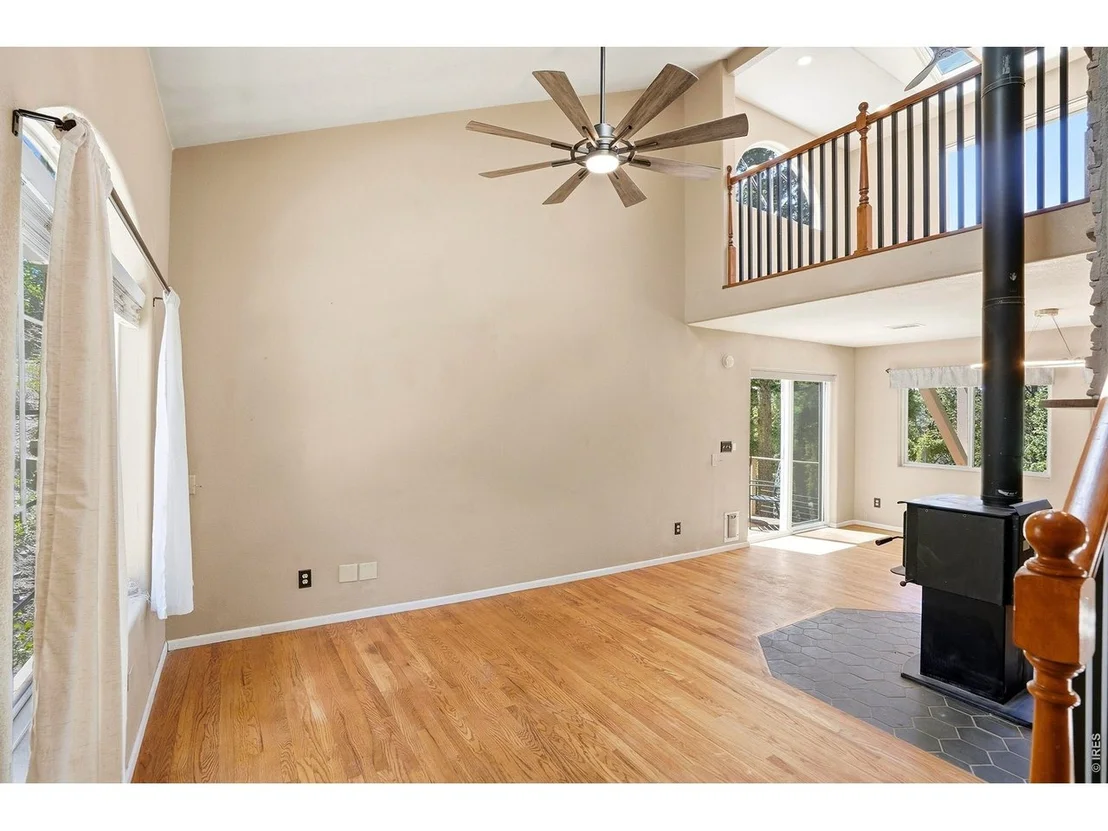 Photo of 212 Elk Pl