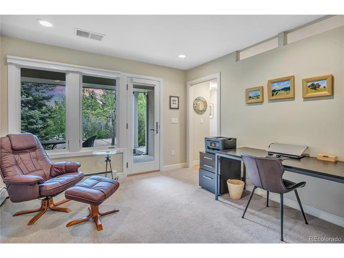 Photo of 6647 Apache Ct