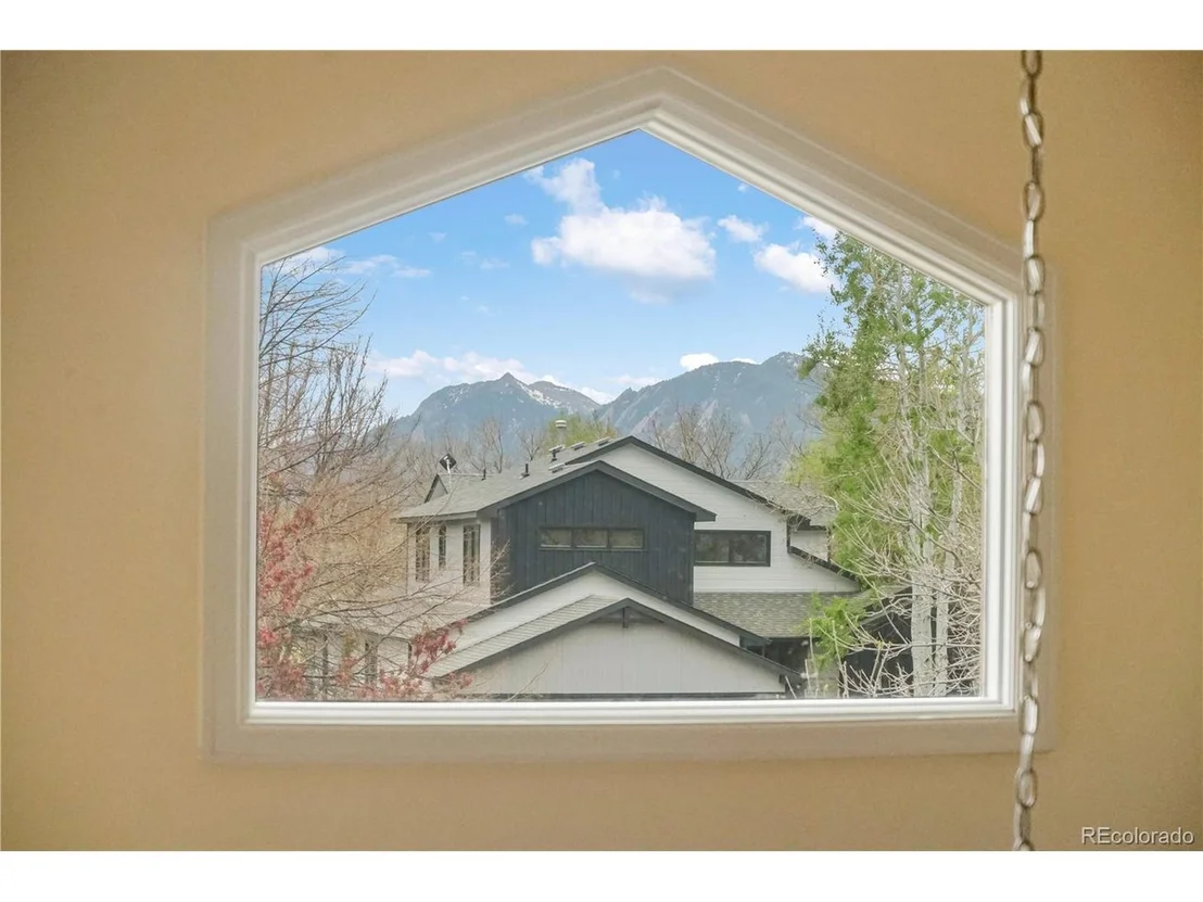 Photo of 2303 Vineyard Pl