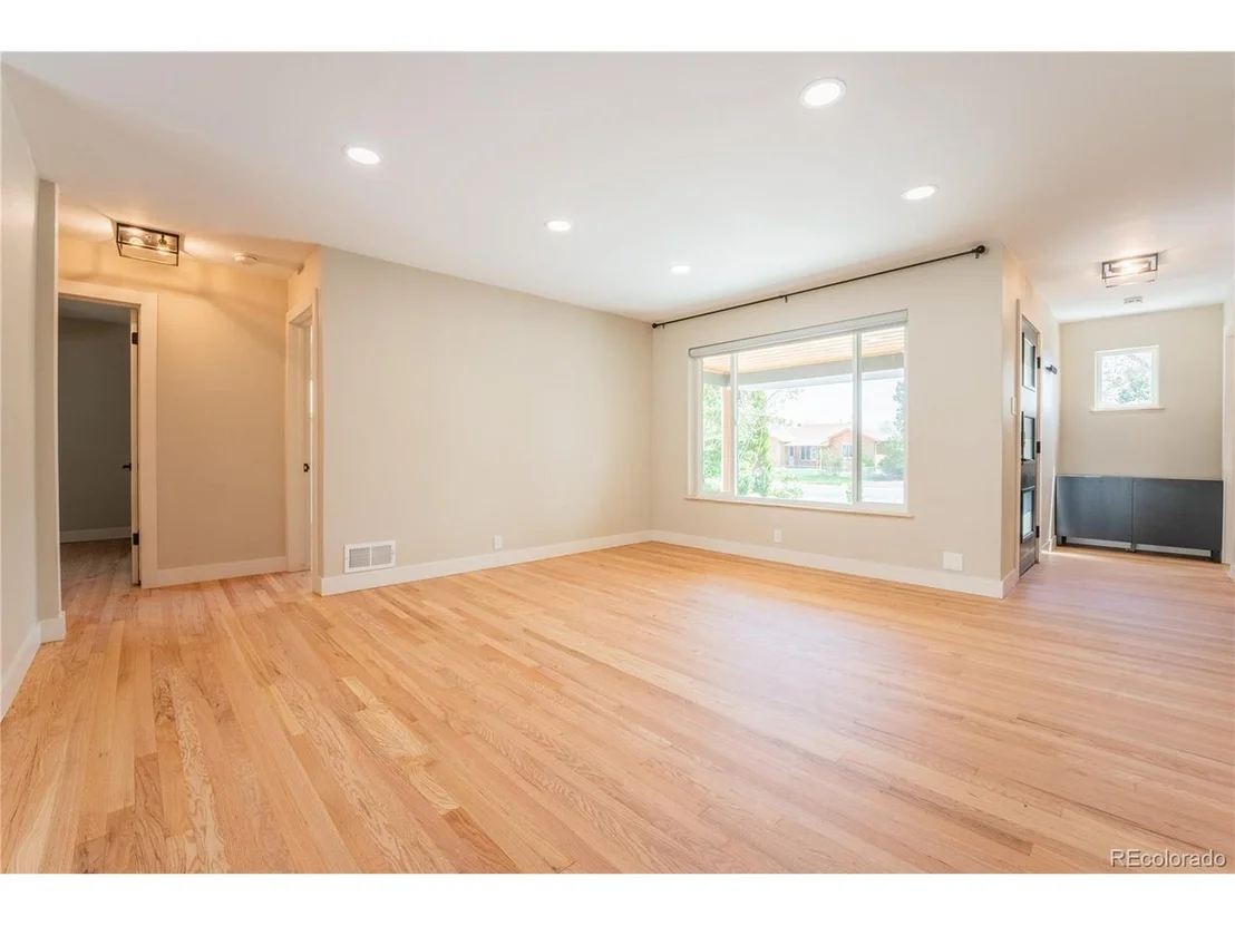 Photo of 6935 W 16th Ave