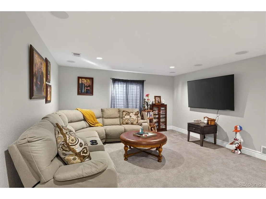 Photo of 10060 Matthew Ln