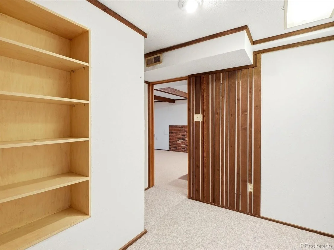 Photo of 6995 Queen Cir