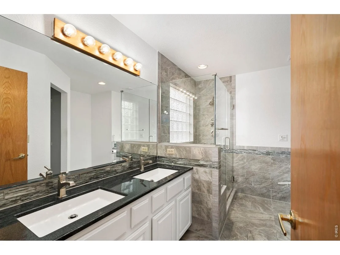 Photo of 532 Trailwood Cir