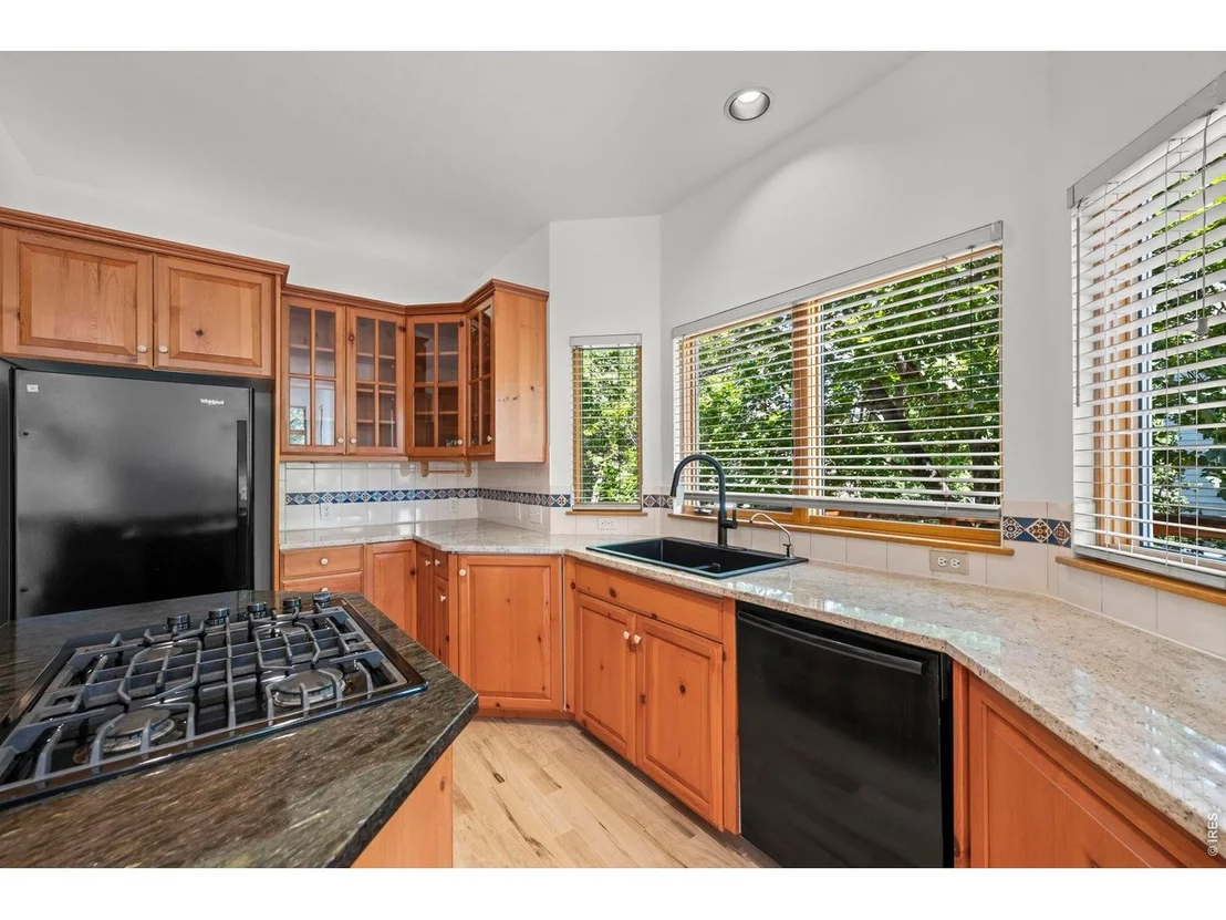 Photo of 1001 Utica Cir