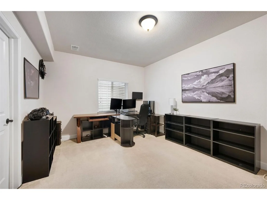 Photo of 352 Taurus Dr