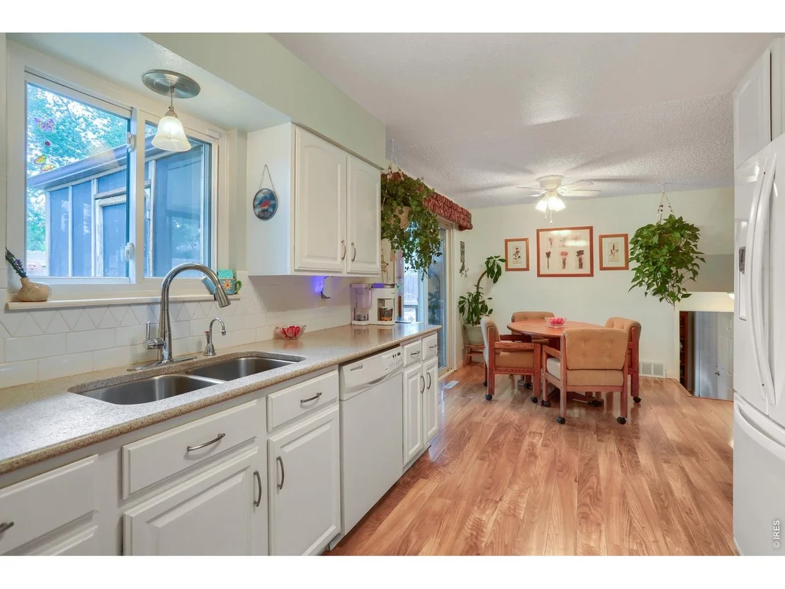Photo of 409 E Saint Clair Ave