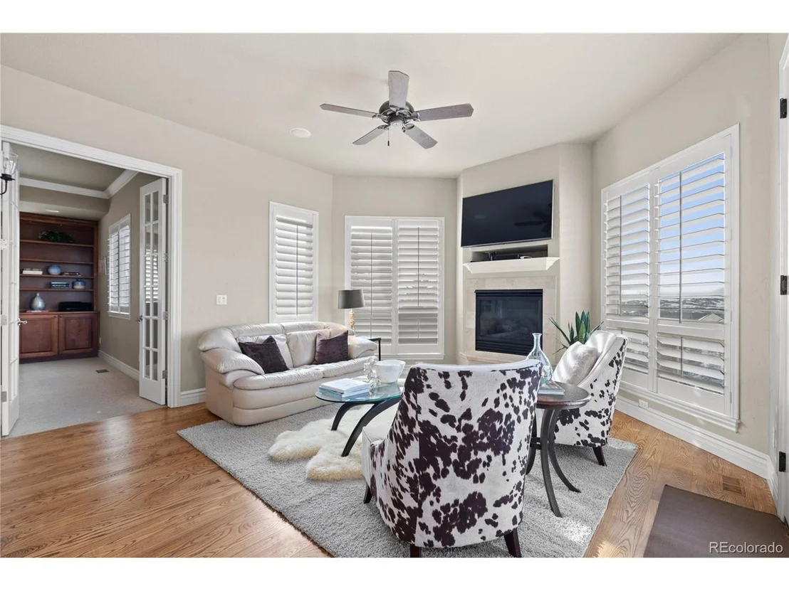 Photo of 8737 Ridgepoint Dr